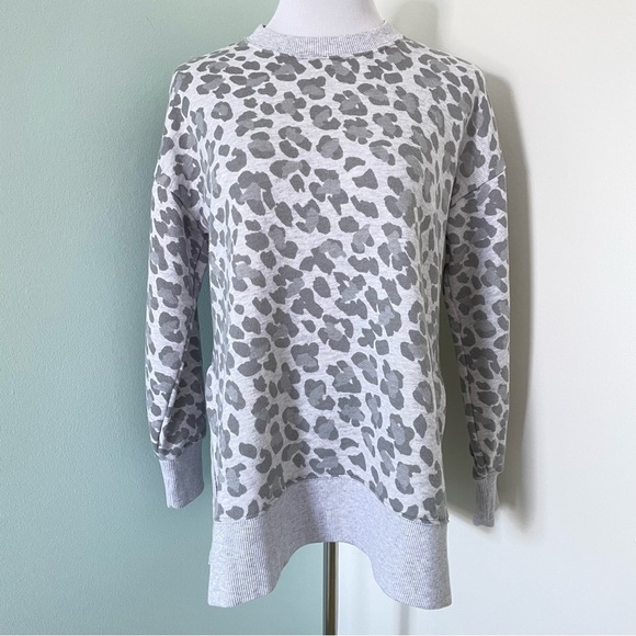 Aerie Crew Neck Leopard Print Oversized Sweatshirt - Size XS - Picture 2 of 9